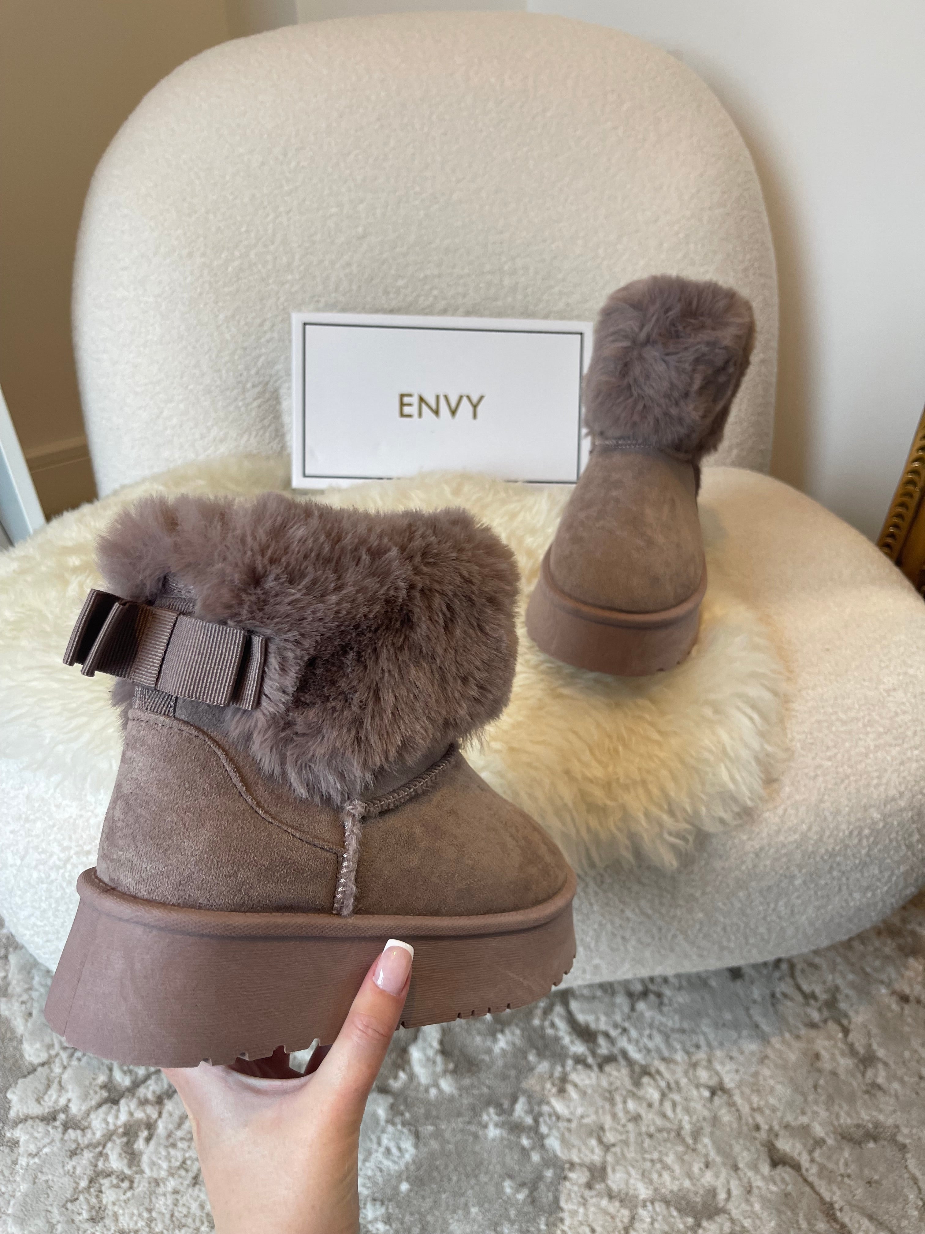 Faux fur shop ugg boots